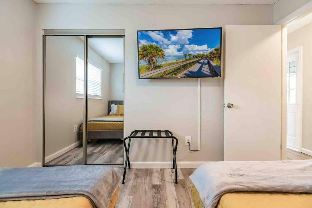 Poolside Oasis-5 Miles From Venice Beach Exterior photo